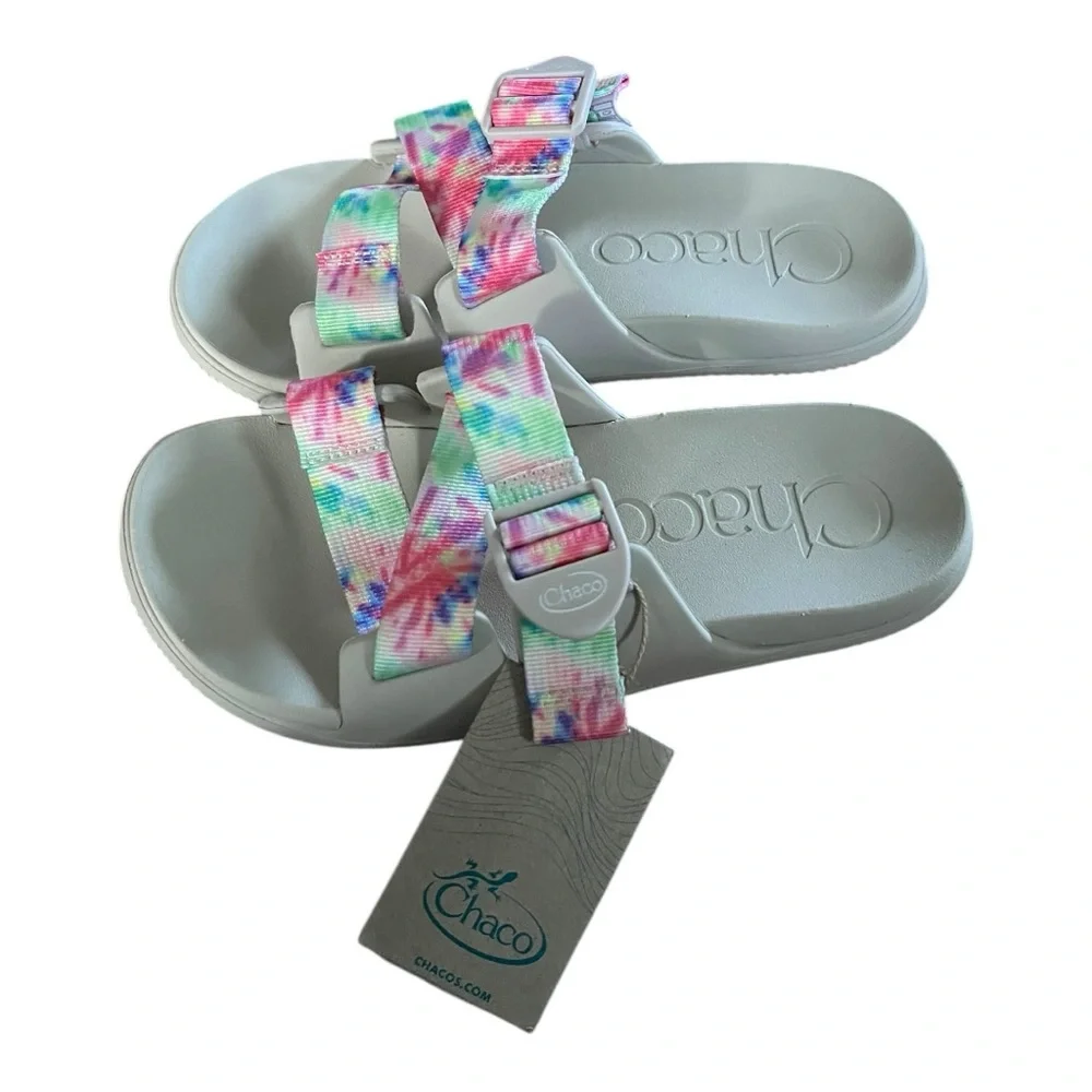 NWT Chaco floral pattern sandals